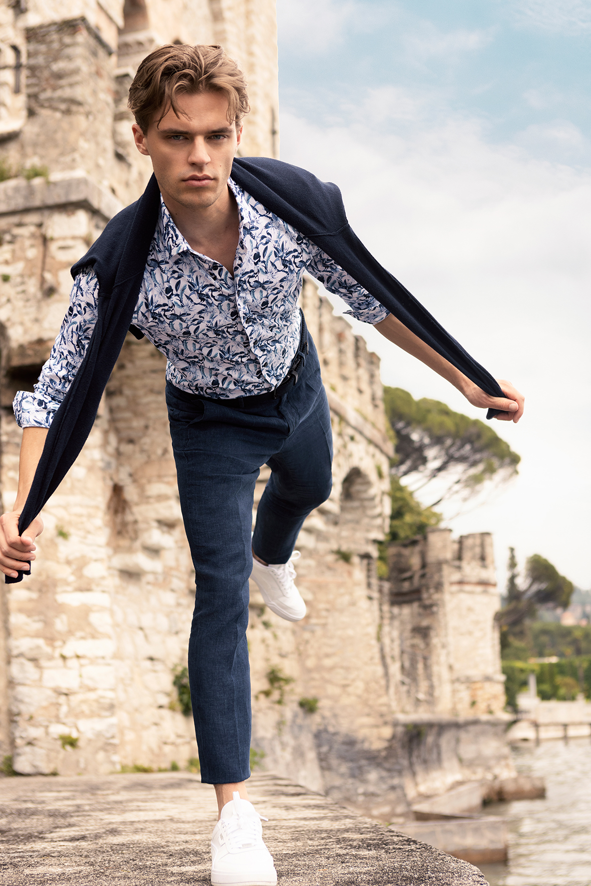 Desoto Menswear Frühjahr Sommer 2024 blau